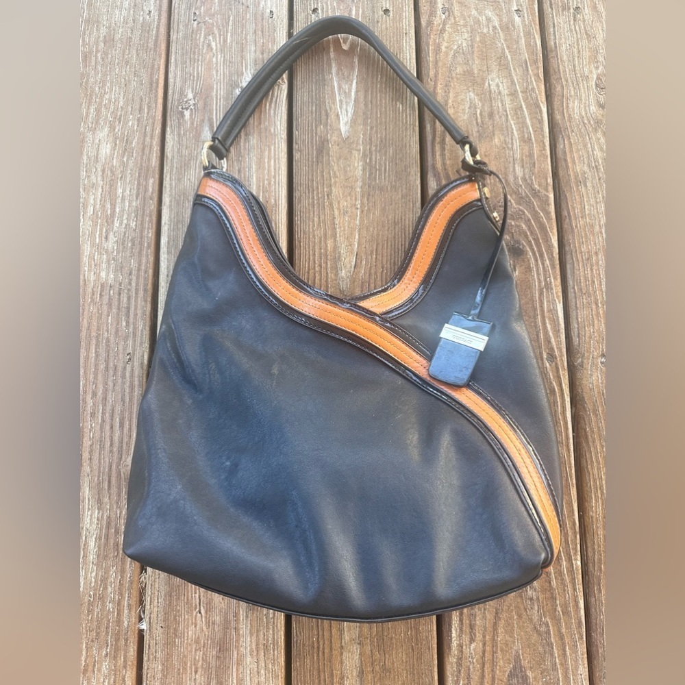 Gussaci vegan black leather shoulderbag